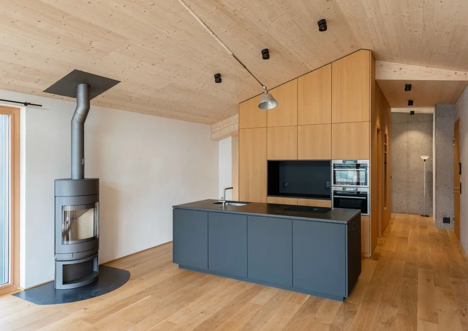 2.5-Zimmer-Dachwohnung, NWF 64 m² (BGF 74 m²): Loftartiger Räumling mit funktionalem Wohngenuss – Foto 6 von 18