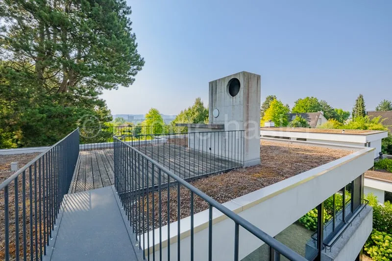 Propriété designer moderne avec piscine dans un emplacement exclusif sur Binninger Höhe – photo 12 sur 12