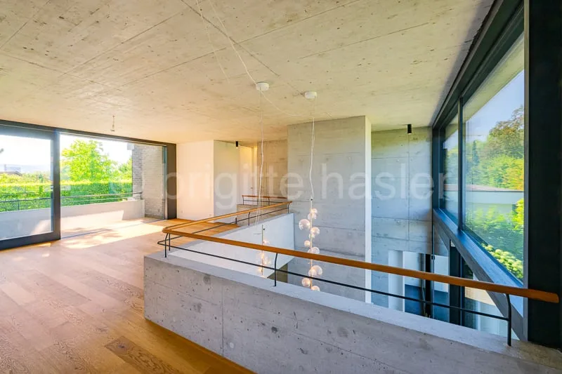 Propriété designer moderne avec piscine dans un emplacement exclusif sur Binninger Höhe – photo 9 sur 12