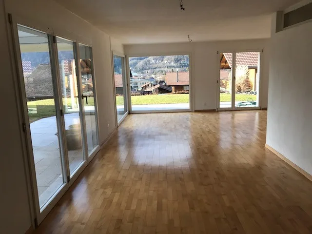 Charming apartment in a beautiful location on Lake Brienz – photo 6 of 12