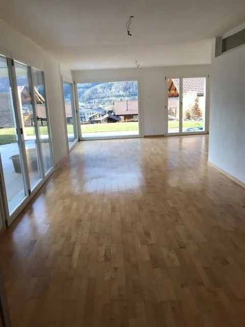 Charming apartment in a beautiful location on Lake Brienz – photo 7 of 12