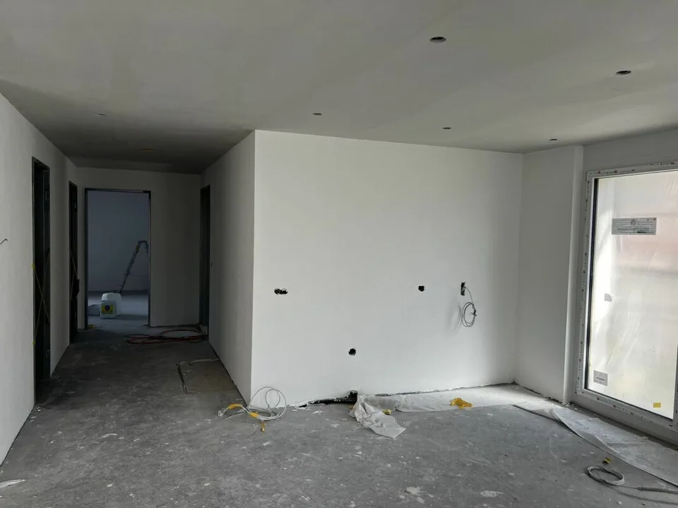 Exklusive Gartenwohnung mit viel Privatsphäre - 5.5 Zimmer in Trimmis – Foto 3 von 9