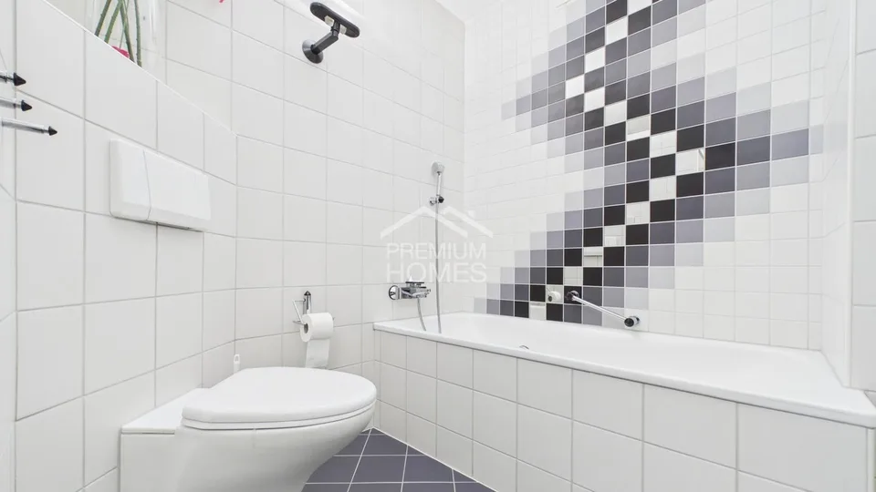 Résidence duplex élégante avec jardin privé – photo 7 sur 25