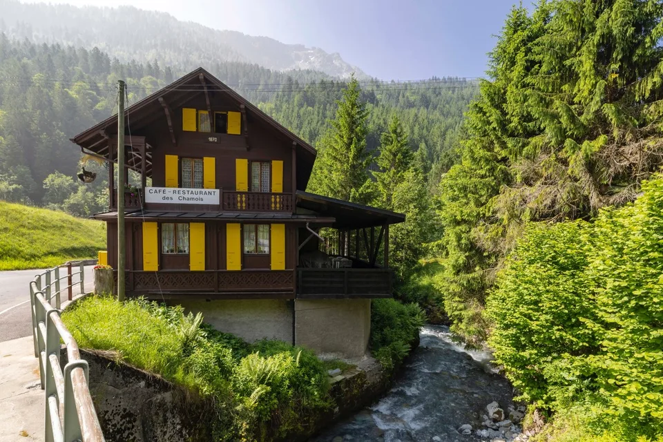 Les Plans-sur-Bex - Individual chalet with 6.5 rooms – photo 2 of 11