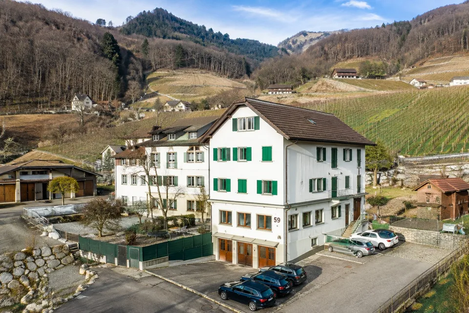 Edificio redditizio con grande potenziale – 13 appartamenti e un ristorante – foto 4 di 5