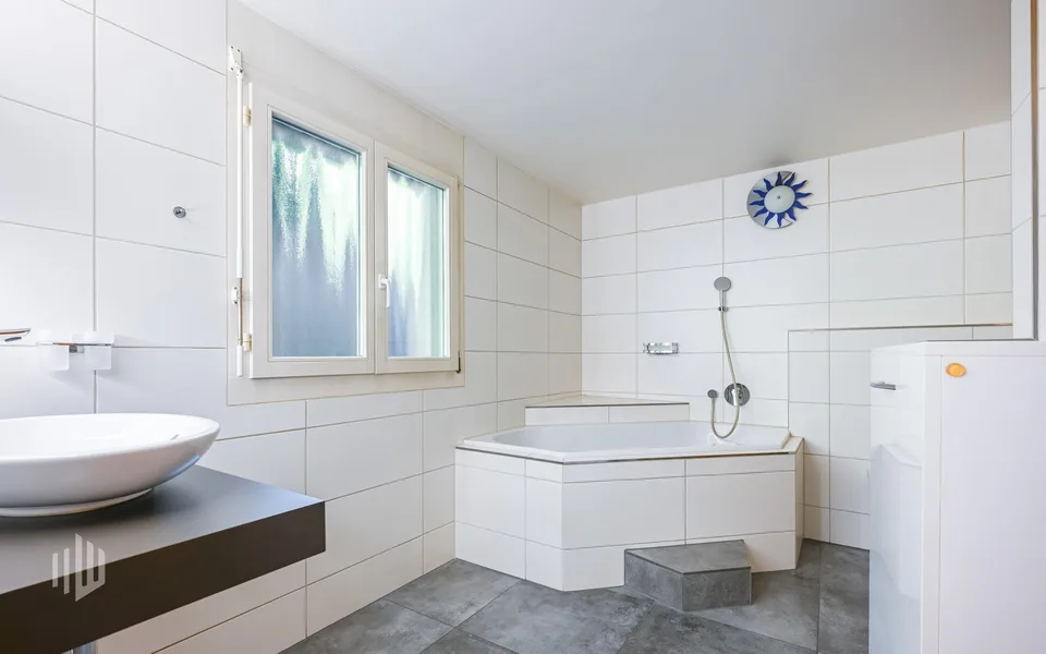 ImmoWyss - Maisonette-Traum mit herrlichem See- und Niesenblick pur – Foto 10 von 13