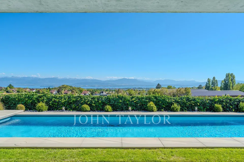 EXCLUSIVE: Modern villa with pool, lake and Mont Blanc views – photo 13 of 13