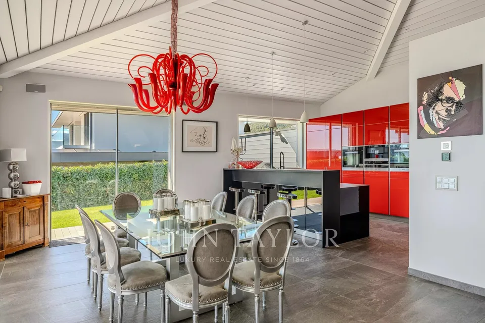 EXCLUSIVE: Modern villa with pool, lake and Mont Blanc views – photo 5 of 13