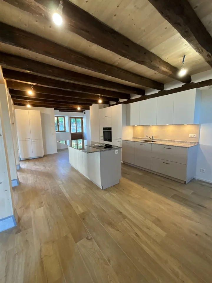 Alte Scheune in ein 6.5-Zimmer-Triplex in Avusy umgewandelt – Foto 2 von 13