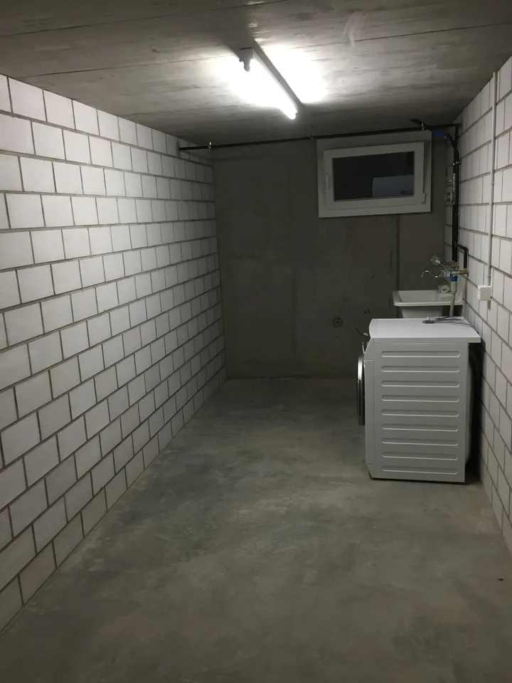 Moderne 3.5-Zimmerwohnung mit Sitzplatz – Foto 10 von 12