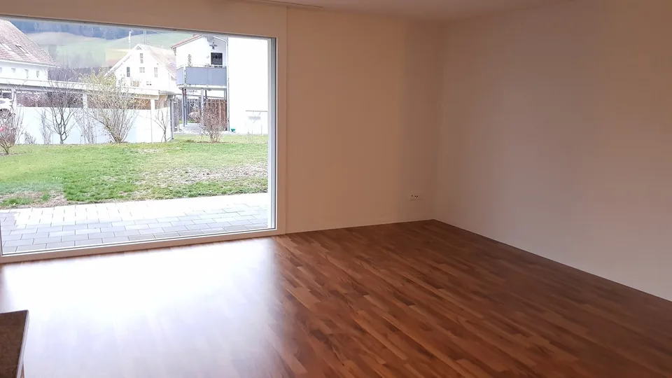 Moderne 3.5-Zimmerwohnung mit Sitzplatz – Foto 4 von 12