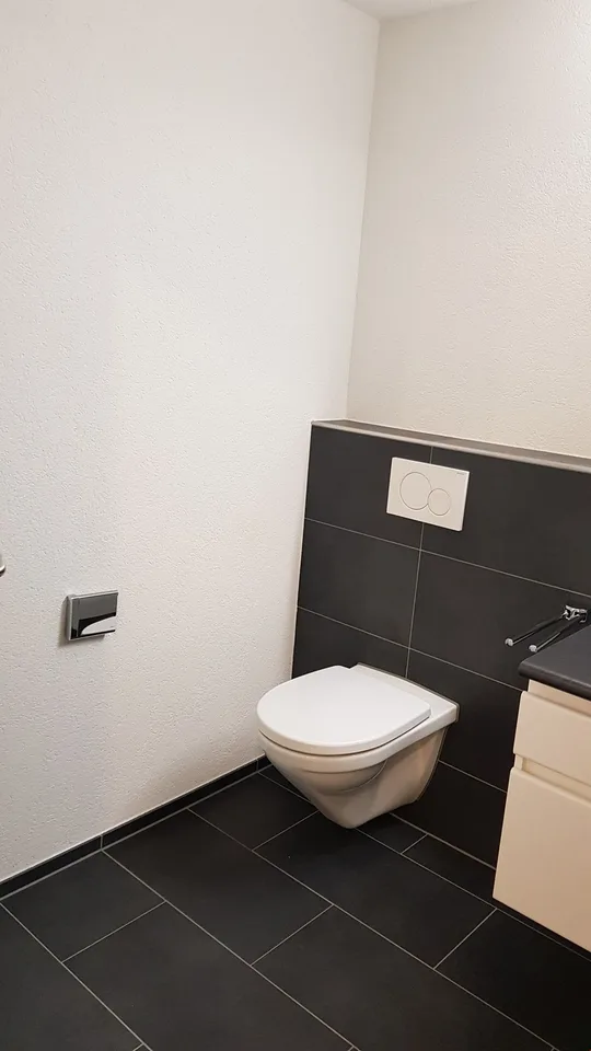 Moderne 3.5-Zimmerwohnung mit Sitzplatz – Foto 8 von 12