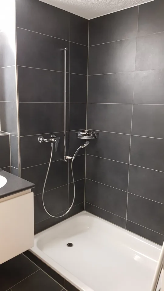 Moderne 3.5-Zimmerwohnung mit Sitzplatz – Foto 7 von 12