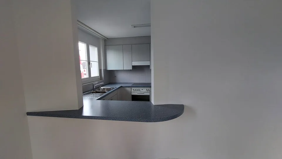 Central, bright & cozy: 2.5-room apartment in Niederwil – photo 2 of 7