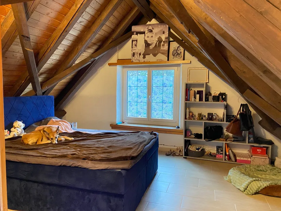 Charmante 3.5-Zimmer-Wohnung mit Balkon und Bergblick in Ennenda – Foto 7 von 10
