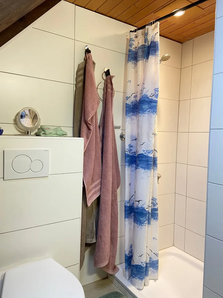 Charmante 3.5-Zimmer-Wohnung mit Balkon und Bergblick in Ennenda – Foto 6 von 10