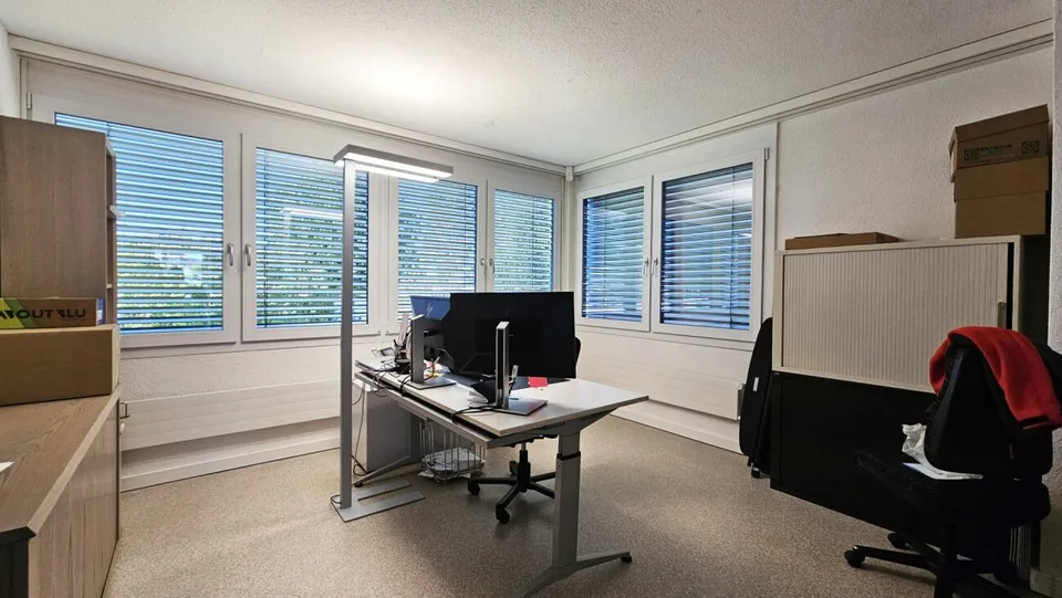 Attraktive Büro- und Gewerberäume in Altendorf - flexibel, hell und preiswert – Foto 3 von 8