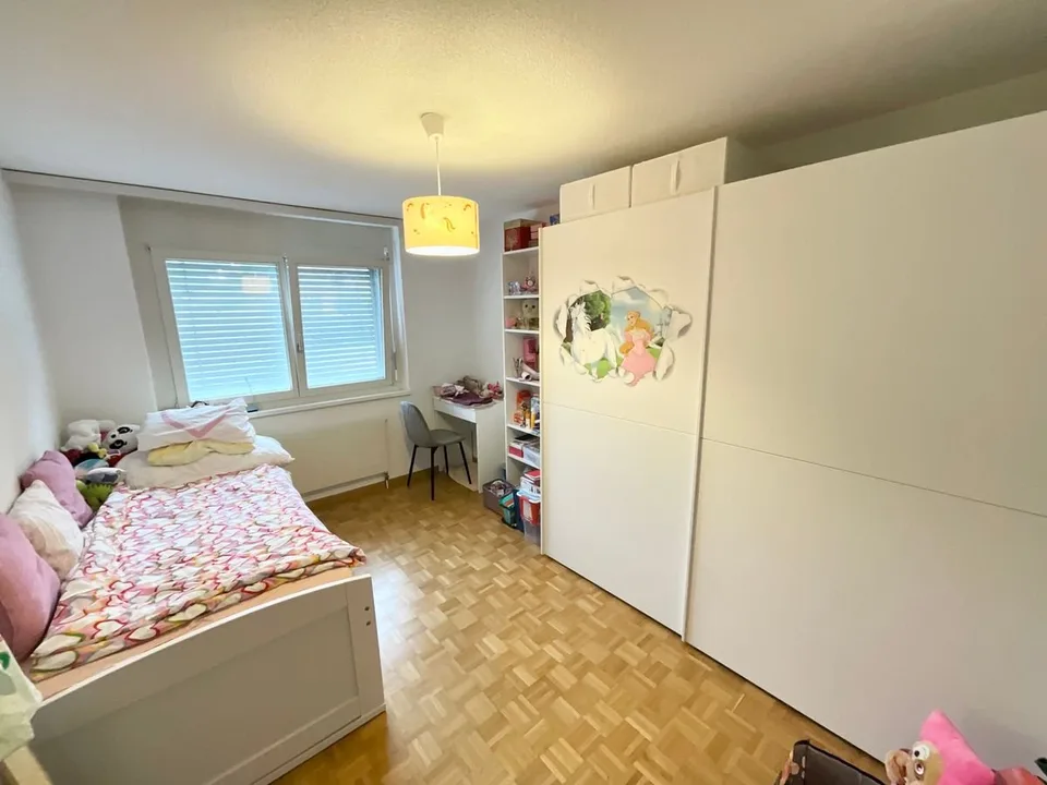 Wohnung mit 4.5 Zimmern im Dachgeschoss mit Balkon und Terrasse – Foto 5 von 7