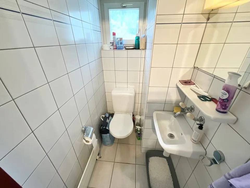 Wohnung mit 4.5 Zimmern im Dachgeschoss mit Balkon und Terrasse – Foto 6 von 7