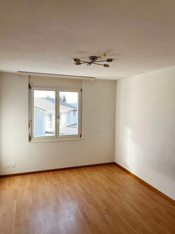 Wohnung 3,5 Zimmer im 1. Stock, mit Balkon – Foto 4 von 6