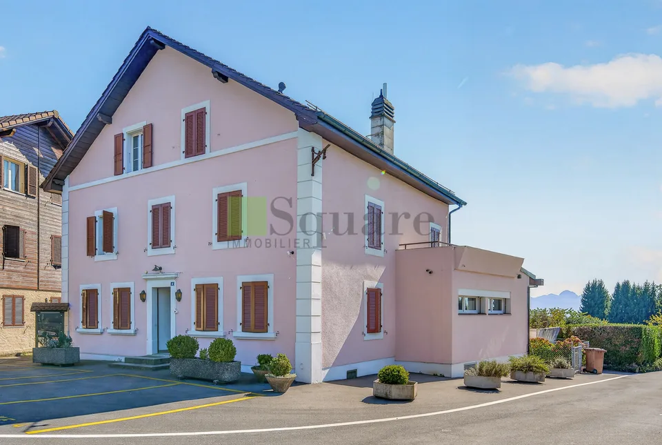 Rental house with 12 rooms – photo 2 of 13