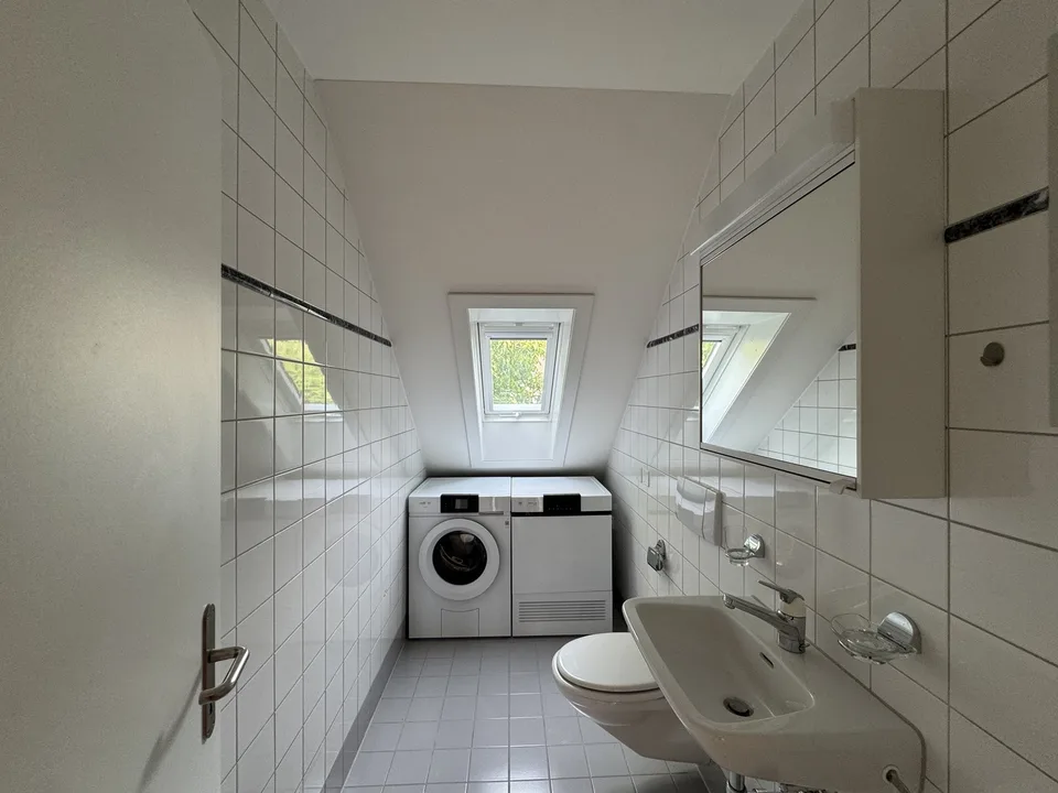 Helle 5.5-Zimmerwohnung im DG mit grosszügigem Grundriss in Hausen am Albis – Foto 7 von 10