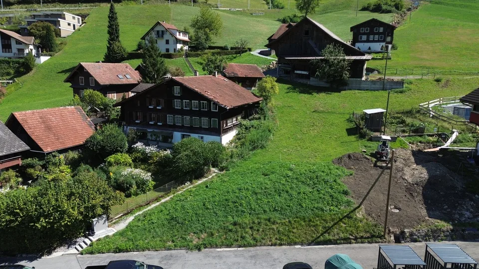 Entwicklungsgrundstück in attraktiver Lage in Giswil – Foto 2 von 3