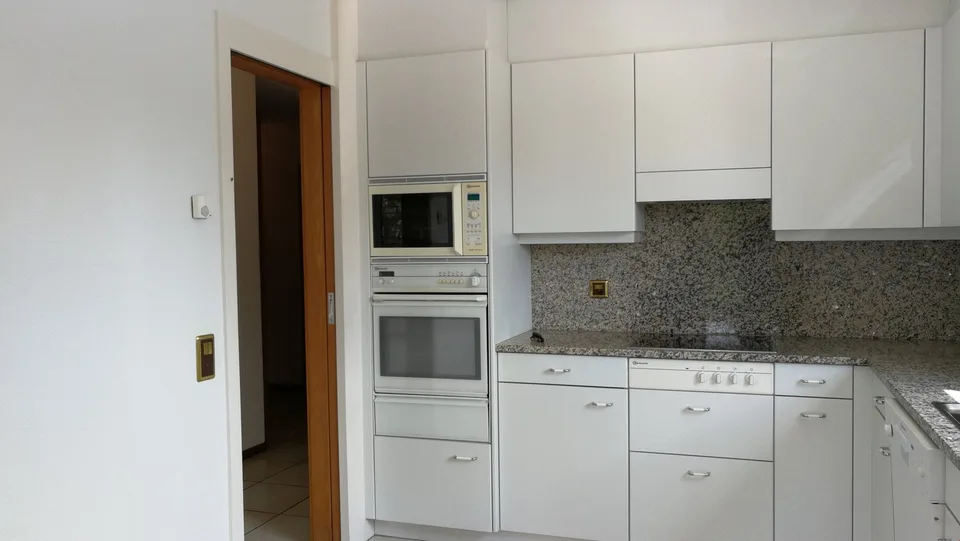 Geräumige 4.5-Zimmer-Wohnung mit Balkon und schöner Aussicht in Alchenstorf – Foto 2 von 17