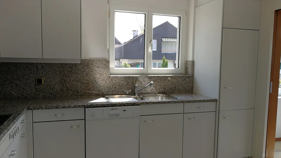 Geräumige 4.5-Zimmer-Wohnung mit Balkon und schöner Aussicht in Alchenstorf – Foto 3 von 17