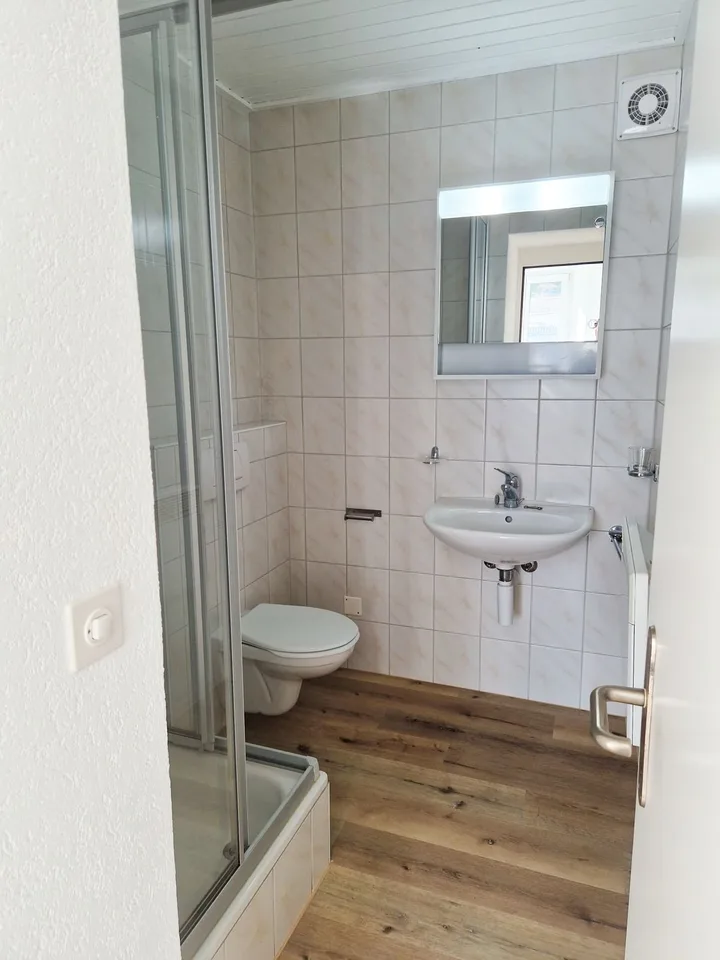 Wohnung 2,5 Zimmer mit neuer Küche – Foto 3 von 4