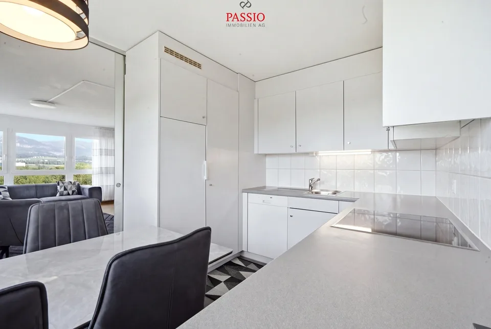 Appartement central et bien entretenu de 4,5 pièces avec vue dégagée – photo 5 sur 13