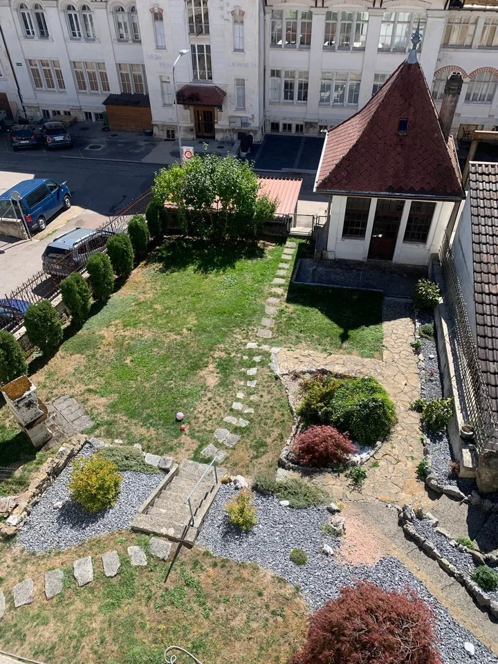 RESERVEE Tramelan - Maison de 2 appartements et atelier, annexe et places de parc – photo 2 sur 15