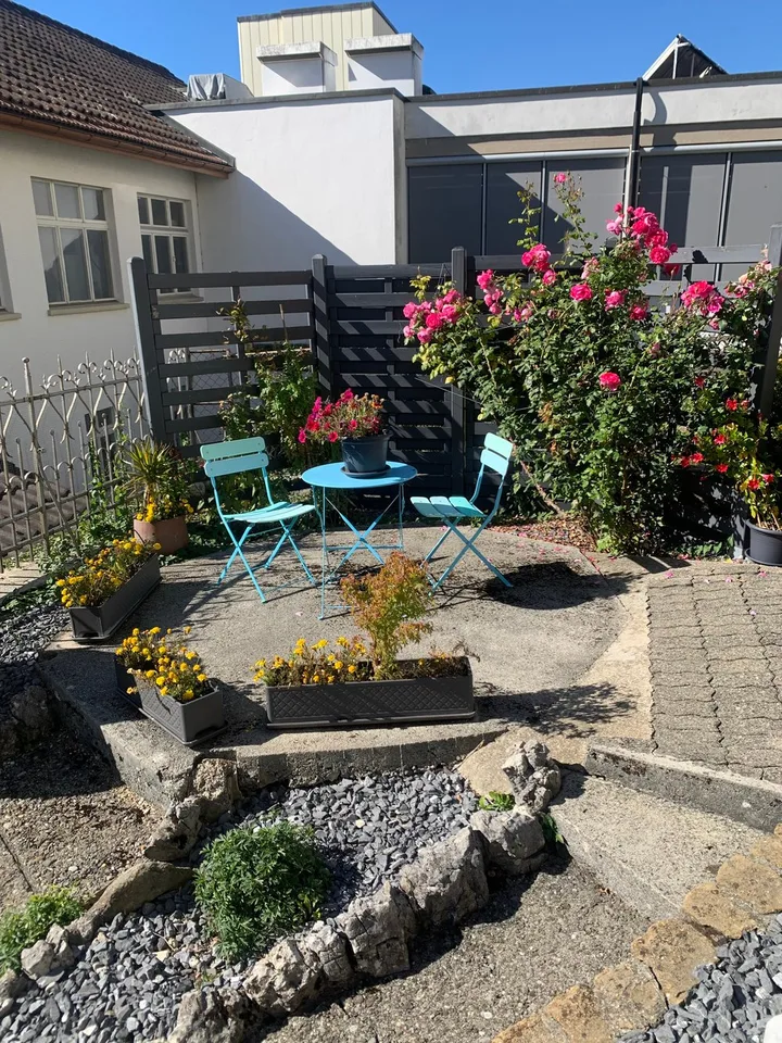 RESERVEE Tramelan - Maison de 2 appartements et atelier, annexe et places de parc – photo 3 sur 15