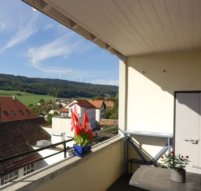 RESERVEE Tramelan - Maison de 2 appartements et atelier, annexe et places de parc – photo 5 sur 15