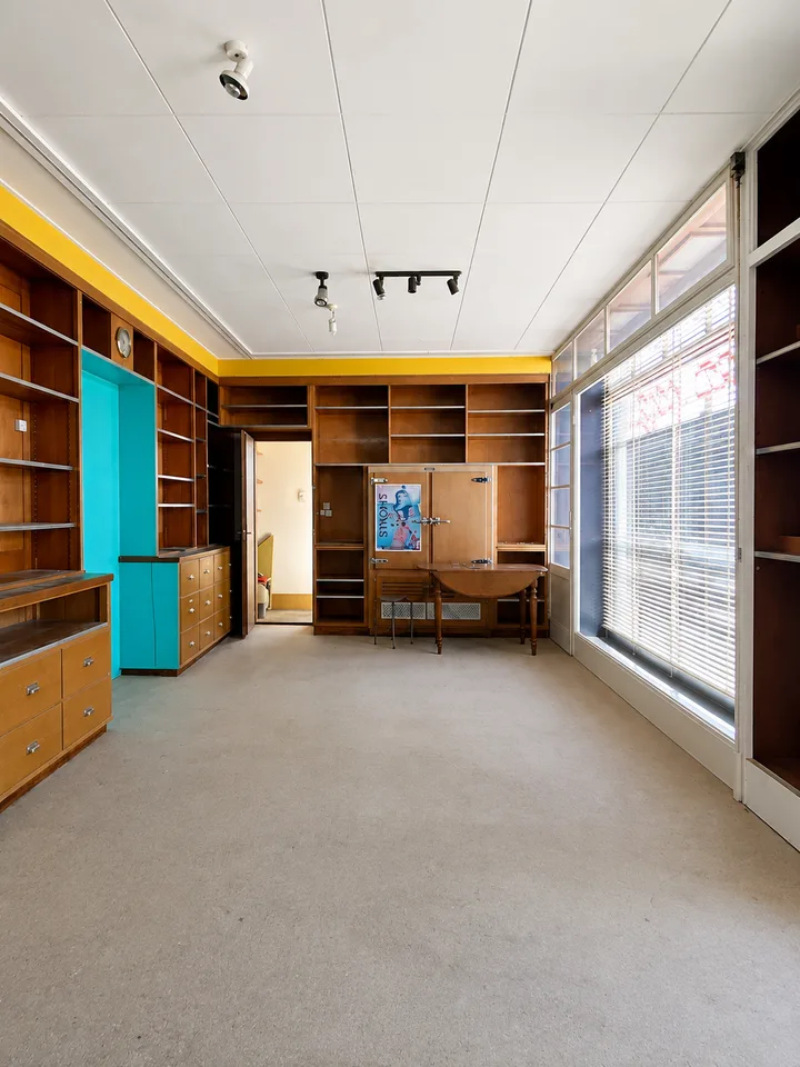 Un magasin avec beaucoup d'espace de stockage supplémentaire – photo 2 sur 4