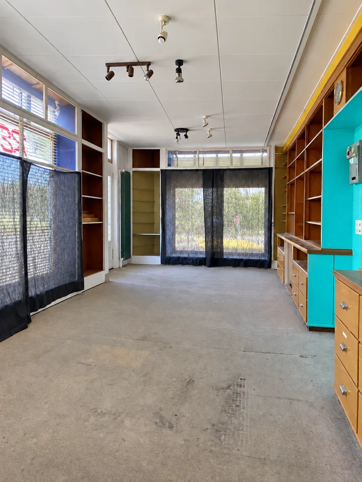 Un magasin avec beaucoup d'espace de stockage supplémentaire – photo 3 sur 4