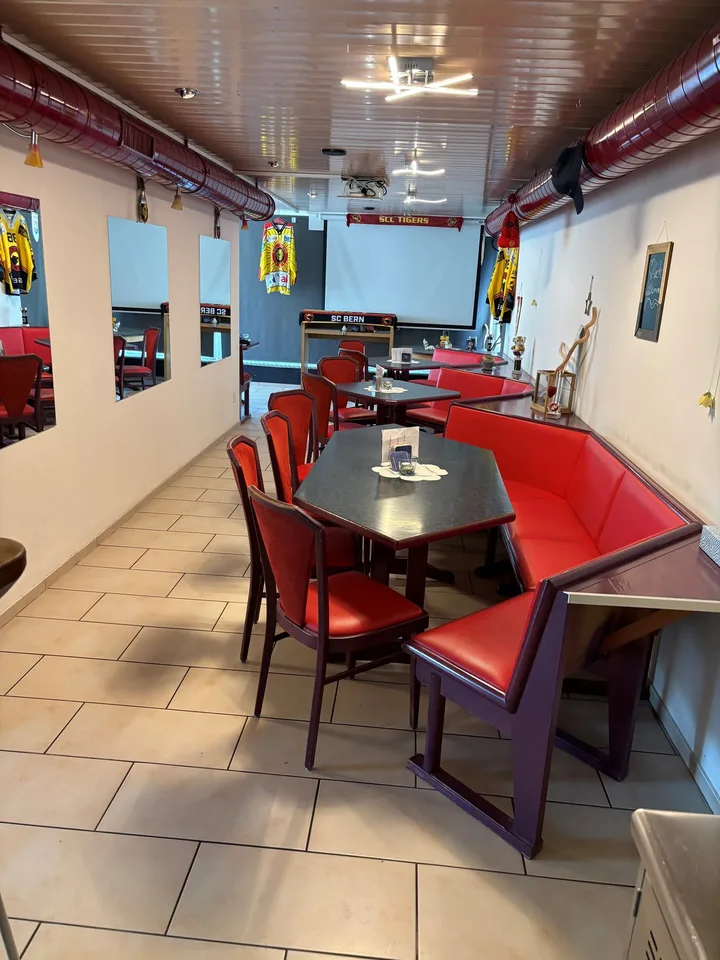 Casa residenziale e commerciale (Bistro al pianterreno) Rüegsauschachen – foto 9 di 20