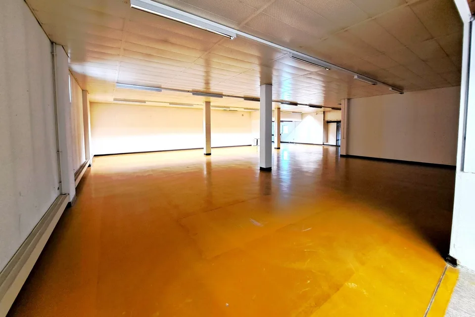 INS - grosszügige Lagerfläche nahe Bahnhof – Foto 3 von 21