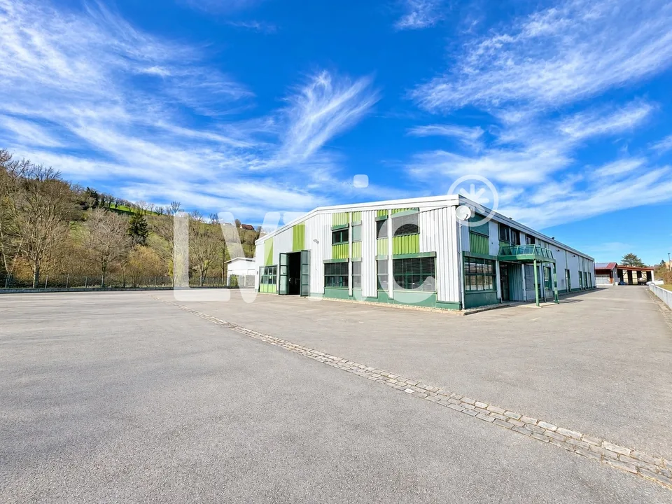 Bâtiment industriel de 2100 m2 sur parcelle 4700 m2 à louer à Moudon – photo 4 sur 13