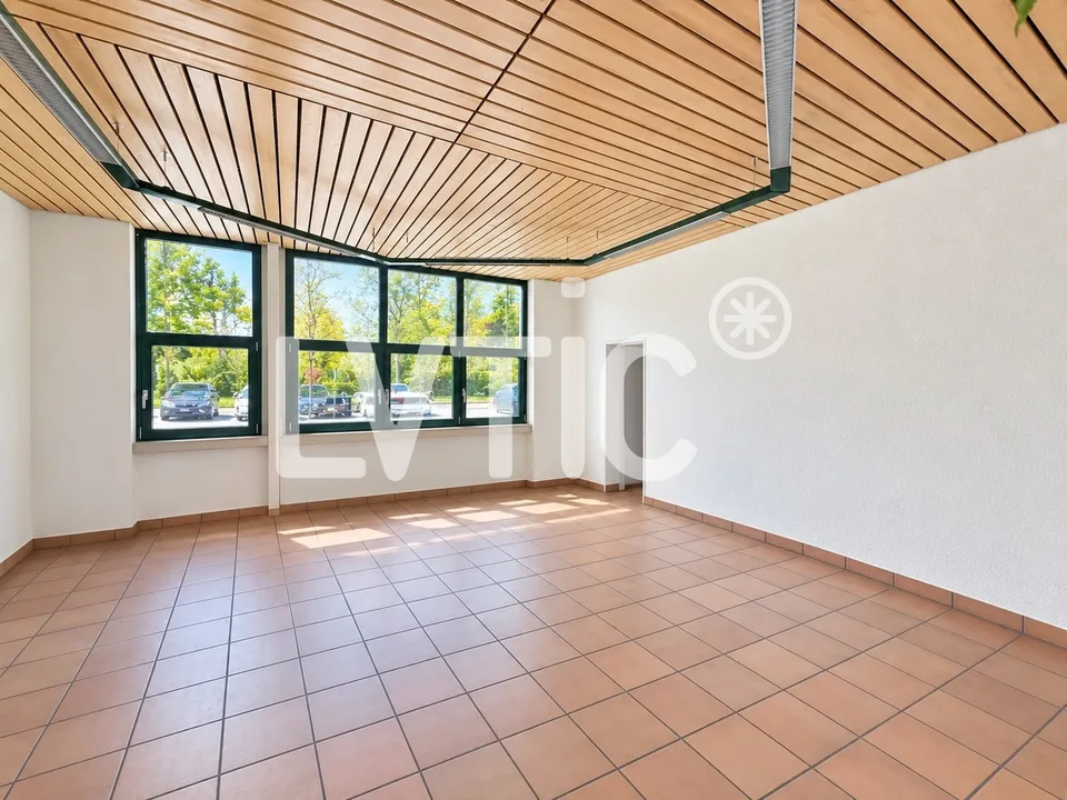 Bâtiment industriel de 2100 m2 sur parcelle 4700 m2 à louer à Moudon – photo 12 sur 13
