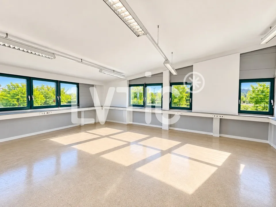 Bâtiment industriel de 2100 m2 sur parcelle 4700 m2 à louer à Moudon – photo 11 sur 13