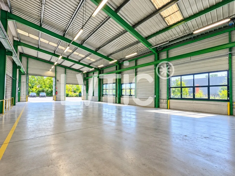 Bâtiment industriel de 2100 m2 sur parcelle 4700 m2 à louer à Moudon – photo 8 sur 13