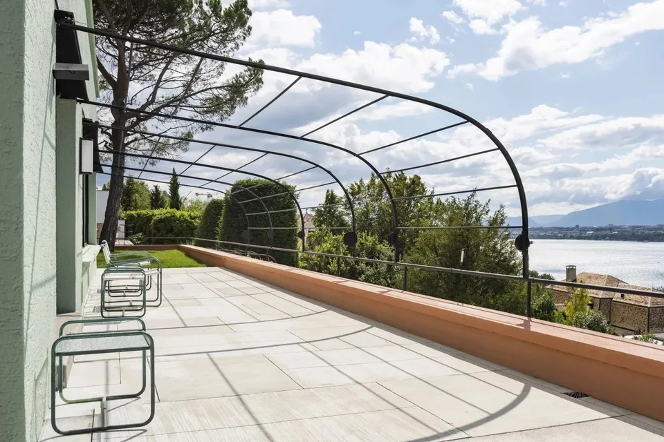 Traumhafte Villa mit atypischem Charme und Blick auf den See – Foto 6 von 10