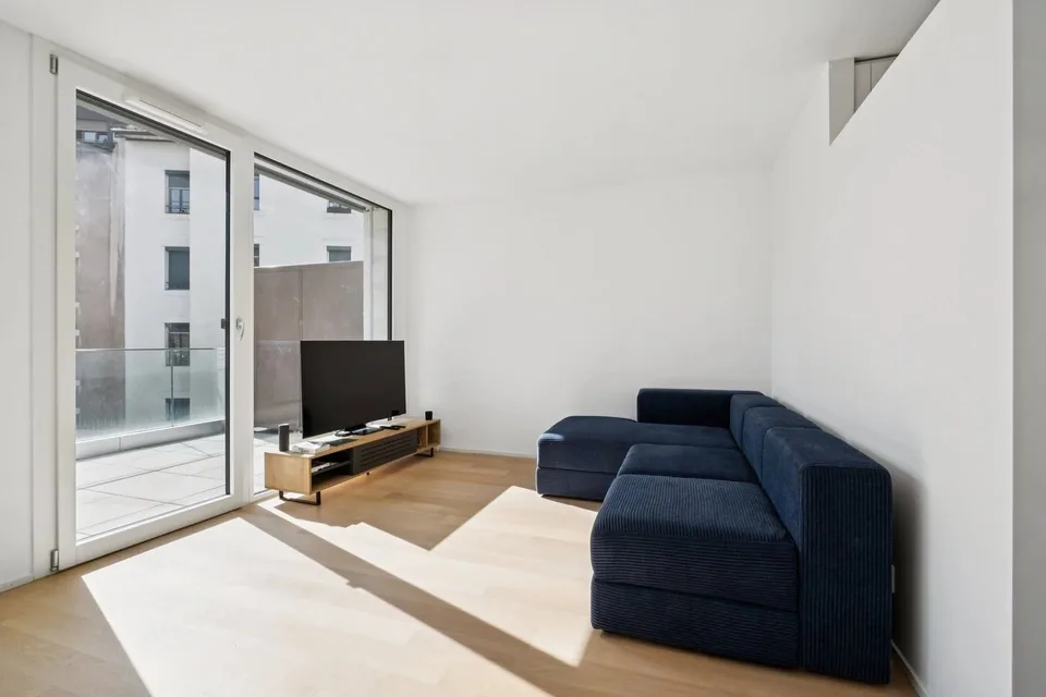 Exklusivität! Schönes zeitgenössisches Apartment mit Terrasse in der Stadtmitte – Foto 5 von 13