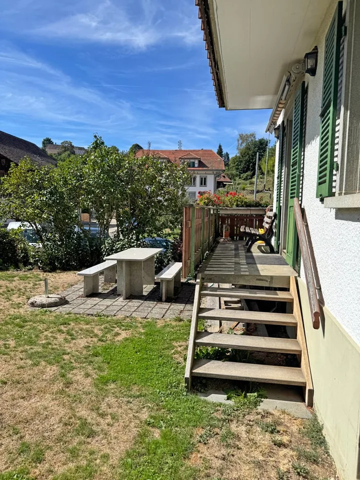 Affascinante e molto bello con grande terreno - grande casa familiare – foto 9 di 28
