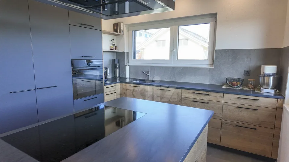 Une maison rénovée pleine de potentiel – photo 2 sur 13