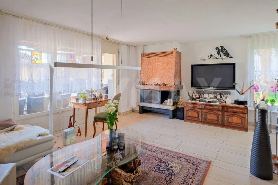 Freistehendes 5.5 Zimmer-Einfamilienhaus mit grossem Garten und Doppelgarage – Foto 3 von 13