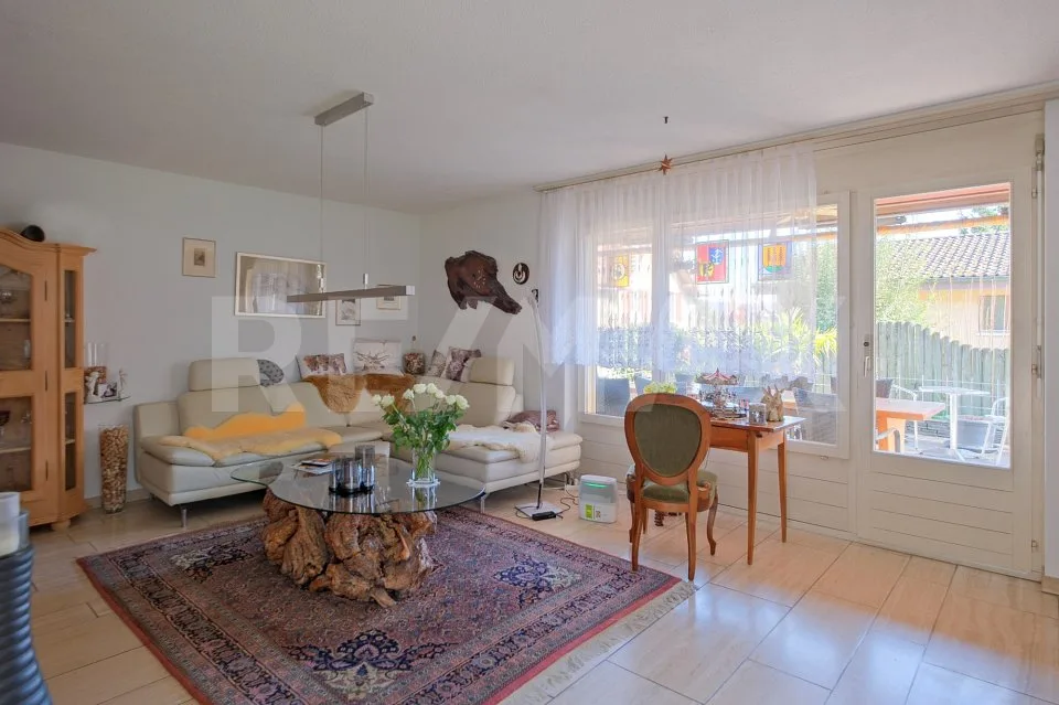 Freistehendes 5.5 Zimmer-Einfamilienhaus mit grossem Garten und Doppelgarage – Foto 4 von 13
