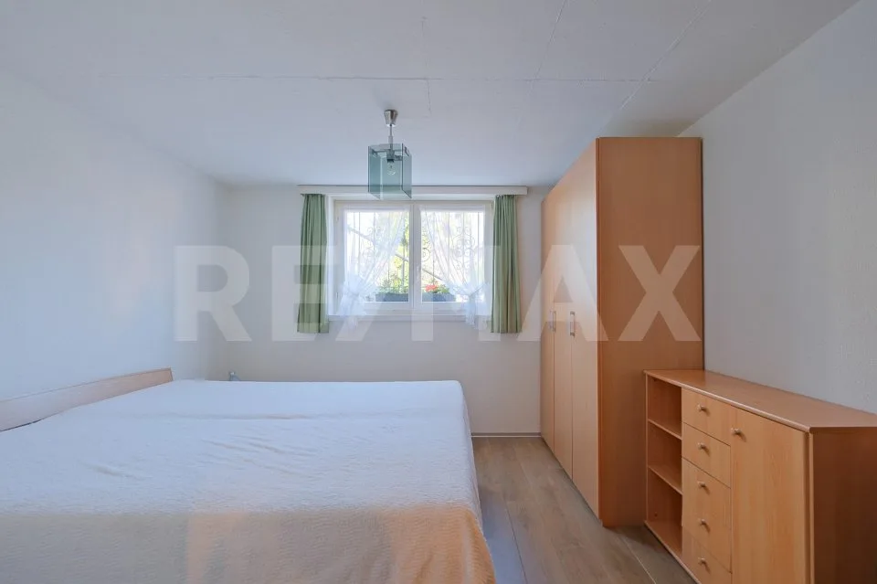Freistehendes 5.5 Zimmer-Einfamilienhaus mit grossem Garten und Doppelgarage – Foto 7 von 13