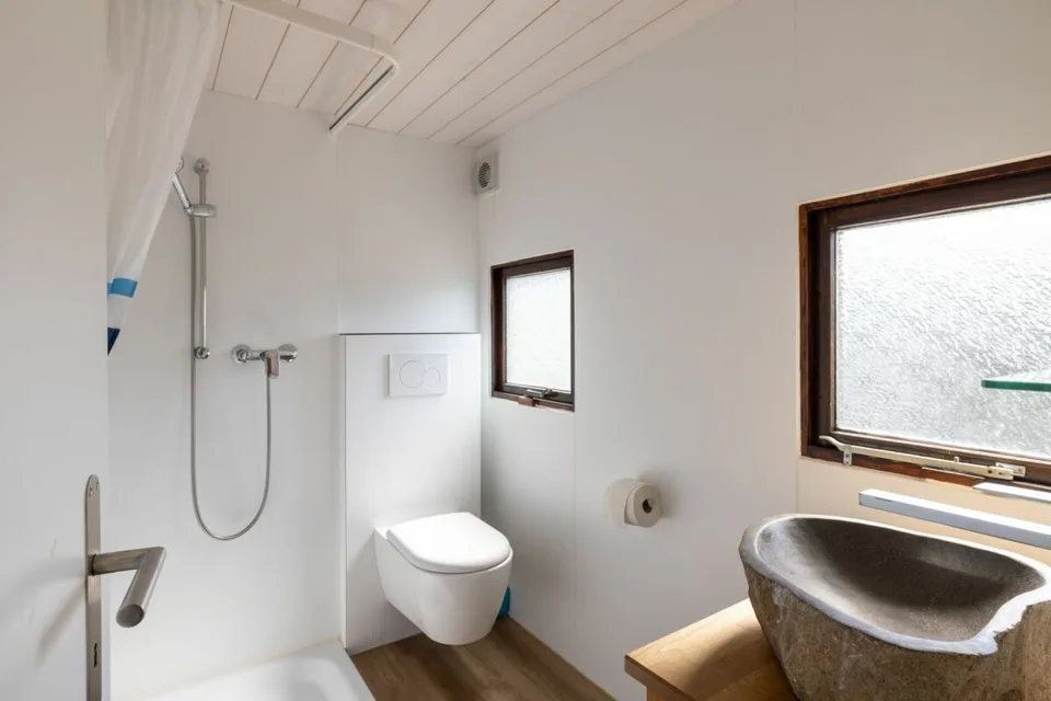 Bello bungalow di 3,5 locali in una posizione tranquilla a Caravaning Gletterens – foto 7 di 13